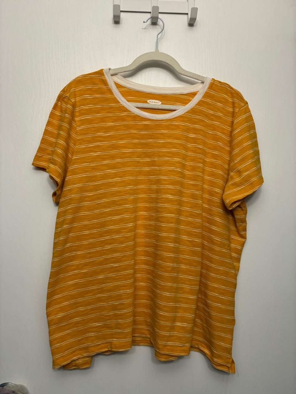 Old navy everywhere tee